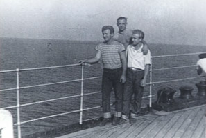 Miniatur Jack Spicer bei der Handelsmarine